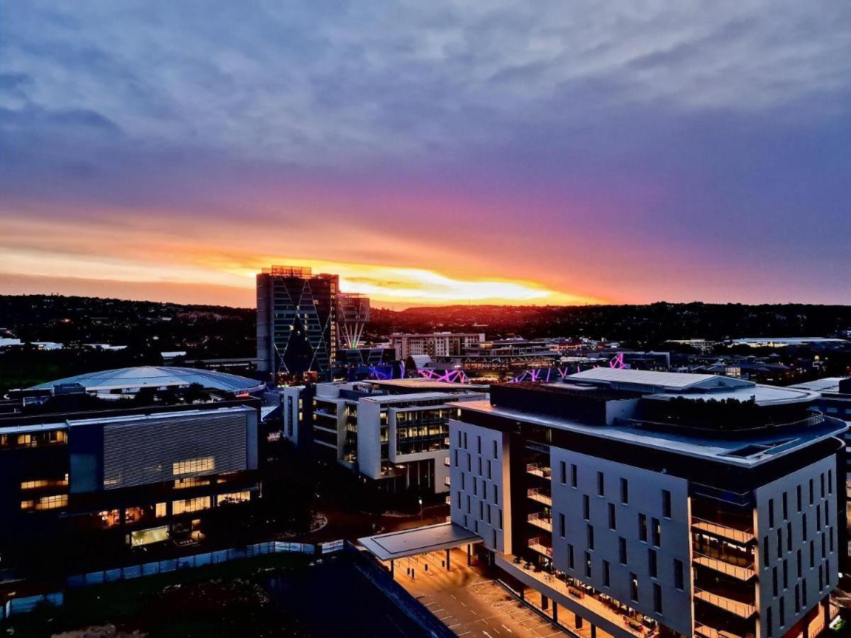 Menlyn Maine Luxury - Penthouse 1217 * Pretoria